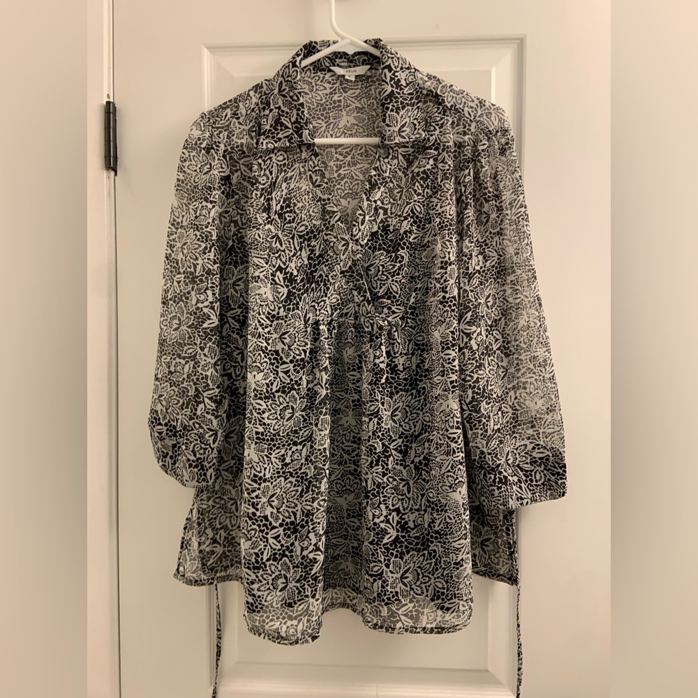 Elegant Monochrome Floral Women's Top